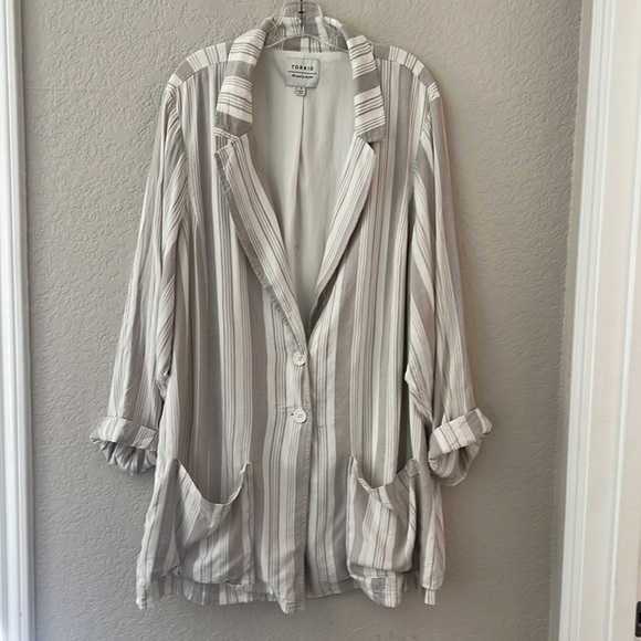 Torrid Linen Blazer. Beachy Sandy/ Natural Color Stripes. Size 5X - Picture 2 of 9